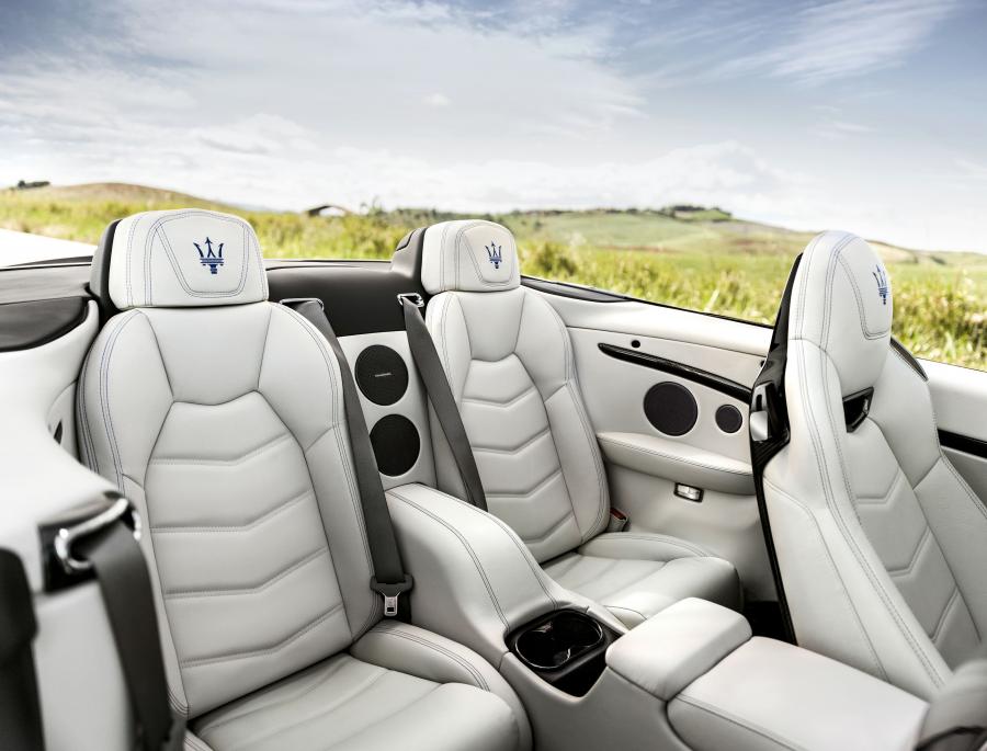 Интерьер Maserati GranCabrio Sport 2017 года  (фото 21 из 45)